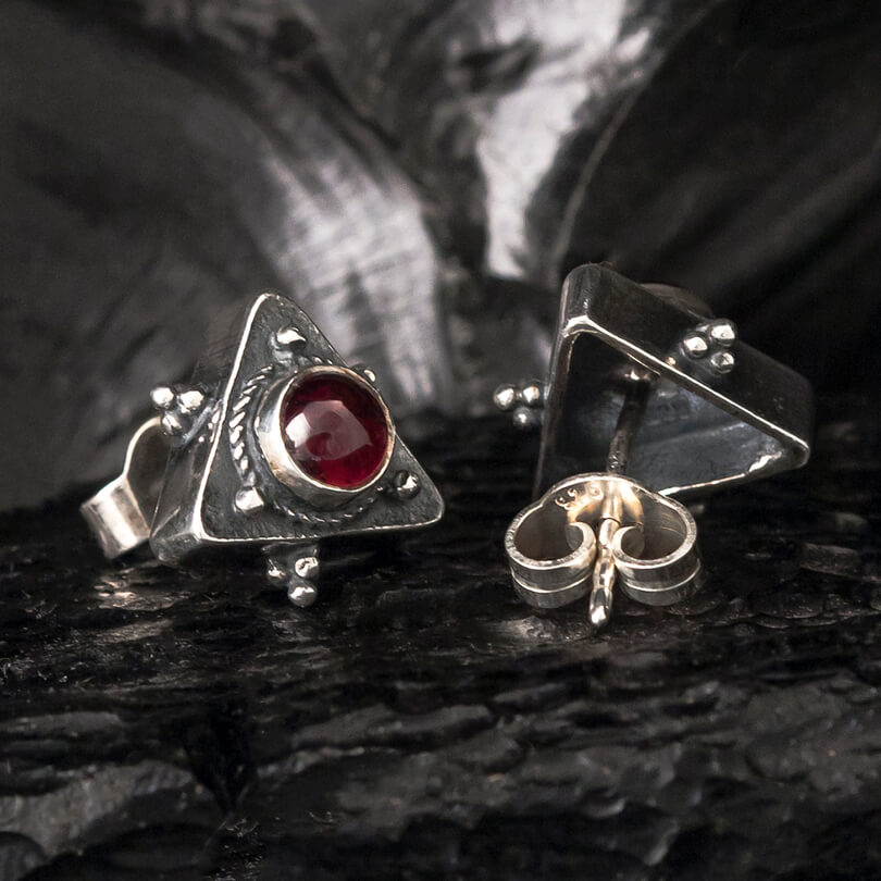 Byzantine Garnet Earring - Image 2