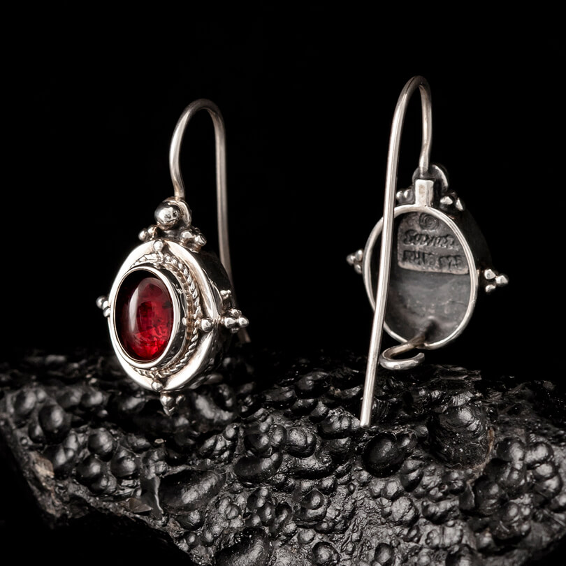 Byzantine Garnet Earring - Image 3