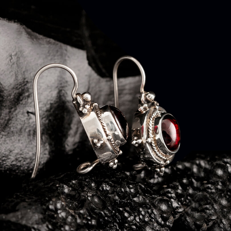 Byzantine Garnet Earring - Image 2