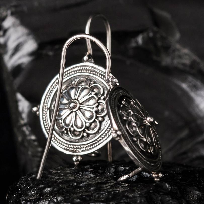 BYZANTINE FLOWER EARRING - Image 4
